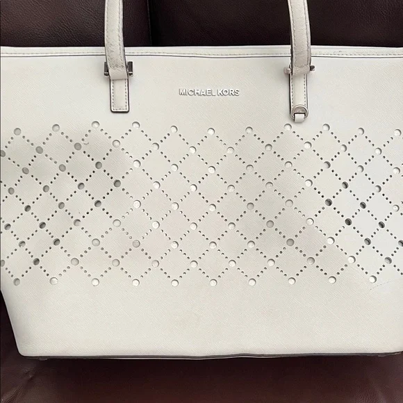 MICHAEL KORS ELEGANT CREAM TOTE - Picture 7 of 16